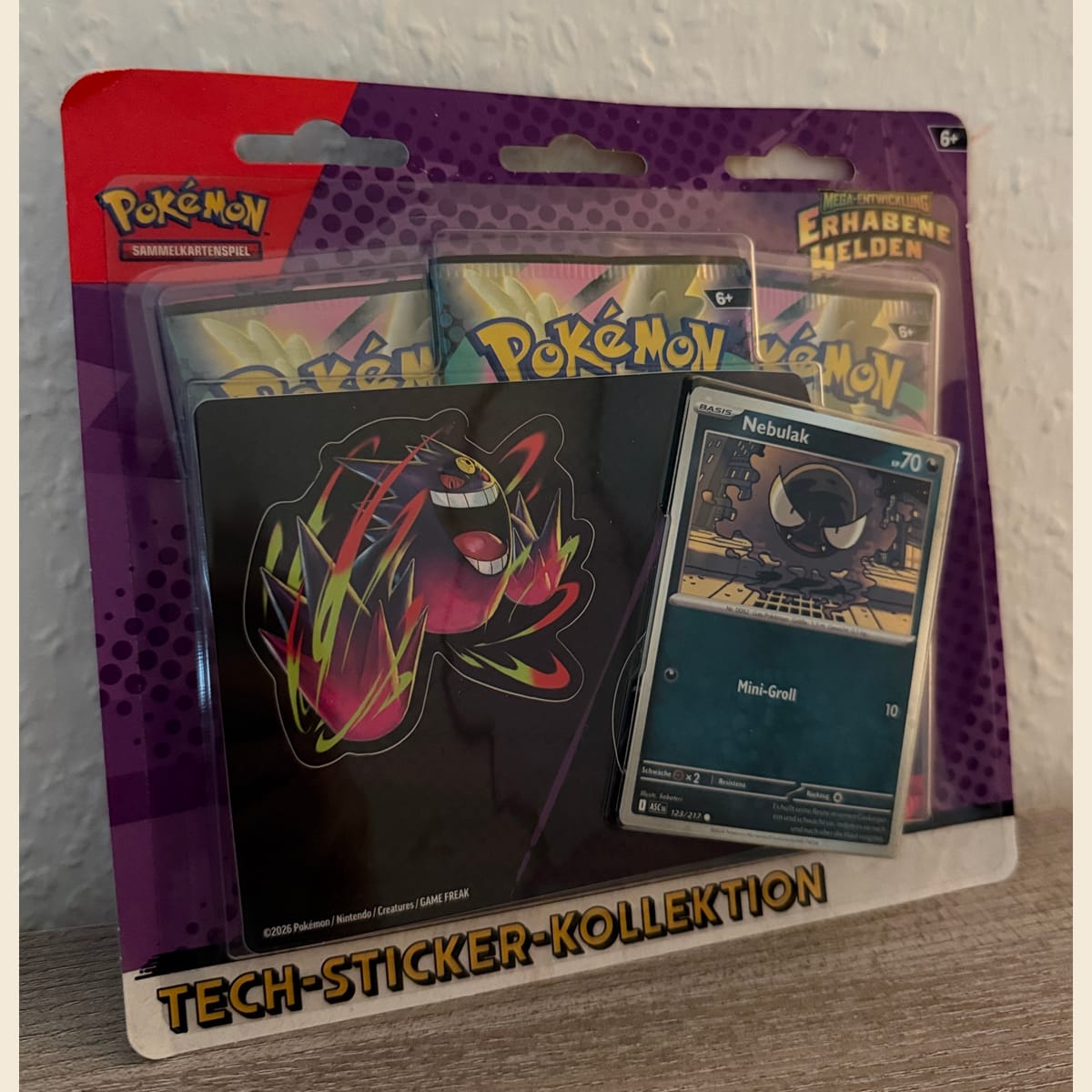 Mega-Entwicklung: Erhabene Helden Tech-Sticker-Kollektion (Nebulak) – Vorderseite